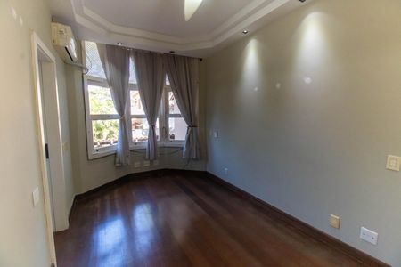 Casa para alugar com 257m², 3 quartos e 4 vagas Casa para alugar com 257m², 3 quartos e 4 vagasSuíte 1