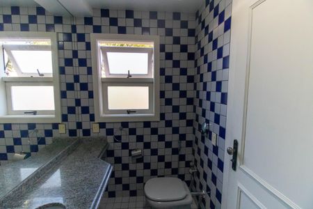 Casa para alugar com 257m², 3 quartos e 4 vagas Casa para alugar com 257m², 3 quartos e 4 vagasBanheiro da Suíte 1