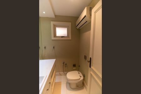 Casa para alugar com 257m², 3 quartos e 4 vagas Casa para alugar com 257m², 3 quartos e 4 vagasLavabo