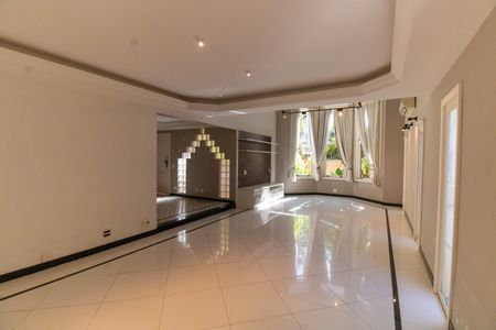 Sala de casa para alugar com 3 quartos, 257m² em Itacoatiara, Niterói