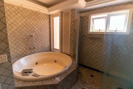 Casa para alugar com 257m², 3 quartos e 4 vagas Casa para alugar com 257m², 3 quartos e 4 vagasBanheiro da Suíte 3