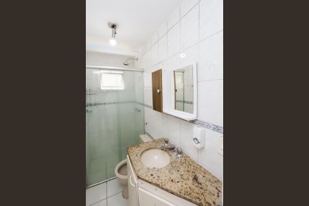 Banheiro de apartamento para alugar com 2 quartos, 55m² em Jardim Aeroporto, São Paulo