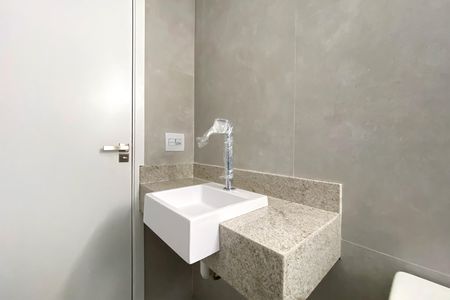 Apartamento à venda com 61m², 2 quartos e 2 vagas Apartamento à venda com 61m², 2 quartos e 2 vagasBanheiro da Suíte