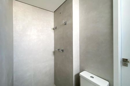 Banheiro de apartamento à venda com 2 quartos, 61m² em Santo Antônio, Belo Horizonte