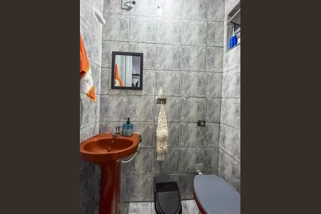 Banheiro da Suíte de casa à venda com 2 quartos, 44m² em Vila Heliopolis, São Paulo