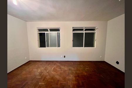 Apartamento para alugar com 120m², 2 quartos e 1 vaga