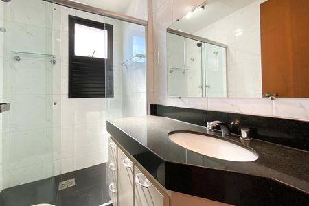 Banheiro de apartamento à venda com 4 quartos, 160m² em Sion, Belo Horizonte