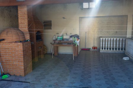 Quintal de casa à venda com 3 quartos, 160m² em Cipava, Osasco