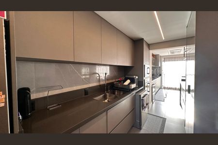 Apartamento para alugar com 4 quartos, 181m² em Jardim das Acacias, São Paulo