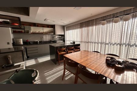 Apartamento para alugar com 4 quartos, 181m² em Jardim das Acacias, São Paulo