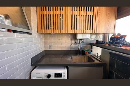 Apartamento para alugar com 4 quartos, 181m² em Jardim das Acacias, São Paulo