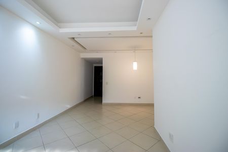 Apartamento para alugar com 80m², 3 quartos e 1 vaga Apartamento para alugar com 80m², 3 quartos e 1 vagaSala