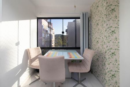 Sala de apartamento à venda com 3 quartos, 72m² em Cavalhada, Porto Alegre