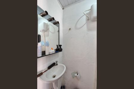 Casa para alugar com 130m², 2 quartos e 2 vagas Casa para alugar com 130m², 2 quartos e 2 vagasBanheiro da Edicula