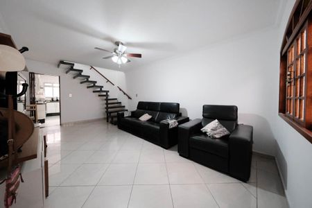 Casa à venda com 2 quartos, 101m² em Vila Araguaia, São Paulo