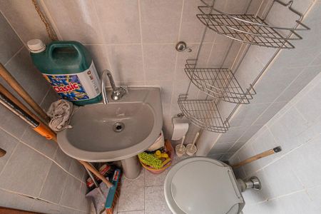 banheiro de serviço de apartamento à venda com 3 quartos, 88m² em Jardim Leblon, Belo Horizonte