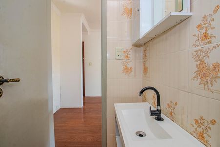 Banheiro de apartamento à venda com 1 quarto, 45m² em Rubem Berta, Porto Alegre
