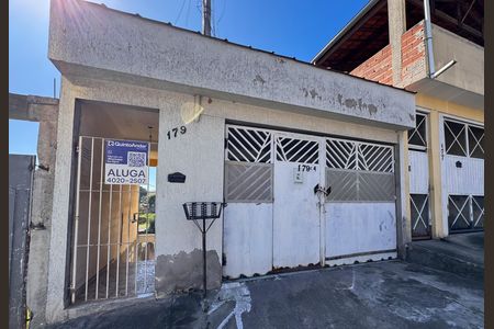 Fachada de casa para alugar com 1 quarto, 42m² em Jardim Indaia, São Paulo