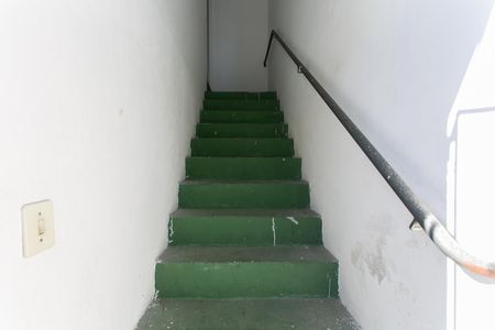 Entrada de casa para alugar com 1 quarto, 42m² em Jardim Indaia, São Paulo