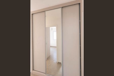 Apartamento para alugar com 55m², 2 quartos e 1 vaga Apartamento para alugar com 55m², 2 quartos e 1 vagaCorredor- Armário