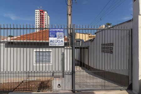 Placa instalada de casa para alugar com 1 quarto, 200m² em Vila Carrão, São Paulo
