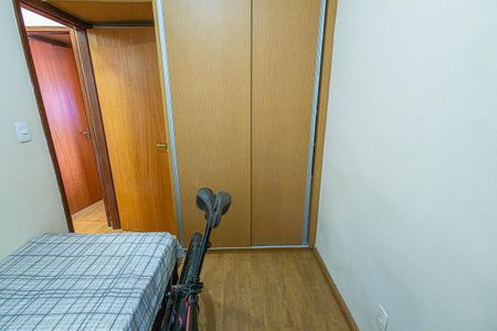 quarto 2 de apartamento para alugar com 2 quartos, 46m² em Santa Amelia, Belo Horizonte