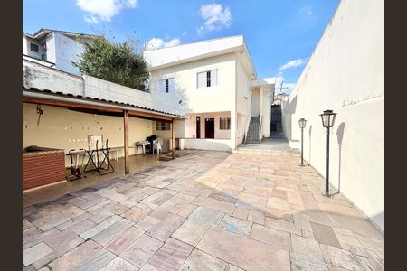 Quintal de casa à venda com 5 quartos, 246m² em Vila Isolina Mazzei, São Paulo