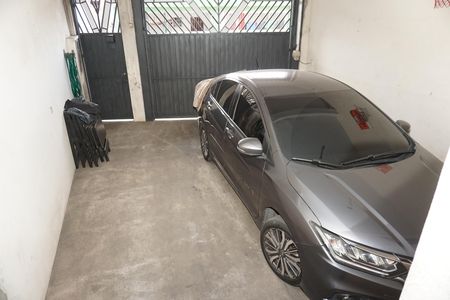 Garagem de casa para alugar com 3 quartos, 127m² em Jardim Macedonia, Embu das Artes