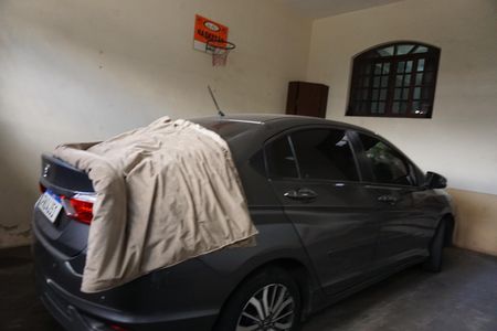 Garagem de casa para alugar com 3 quartos, 127m² em Jardim Macedonia, Embu das Artes