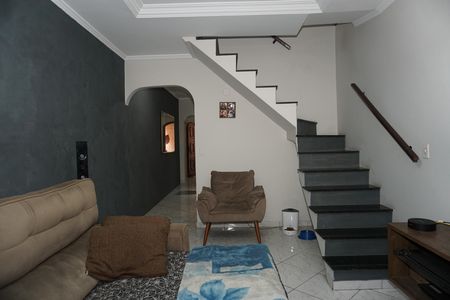 Casa para alugar com 3 quartos, 127m² em Jardim Macedonia, Embu das Artes