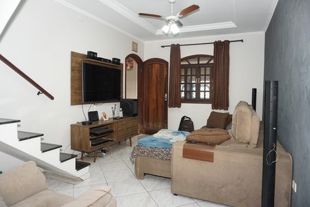 Sala de casa para alugar com 3 quartos, 127m² em Jardim Macedonia, Embu das Artes