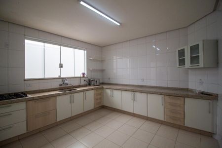 Casa de condomínio para alugar com 217m², 4 quartos e 4 vagas Casa de condomínio para alugar com 217m², 4 quartos e 4 vagasCozinha