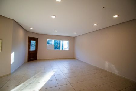 Casa de condomínio para alugar com 217m², 4 quartos e 4 vagas Casa de condomínio para alugar com 217m², 4 quartos e 4 vagasSala