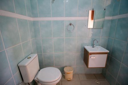 Casa de condomínio para alugar com 217m², 4 quartos e 4 vagas Casa de condomínio para alugar com 217m², 4 quartos e 4 vagasBanheiro