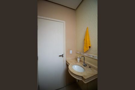 Casa de condomínio para alugar com 217m², 4 quartos e 4 vagas Casa de condomínio para alugar com 217m², 4 quartos e 4 vagasLavabo