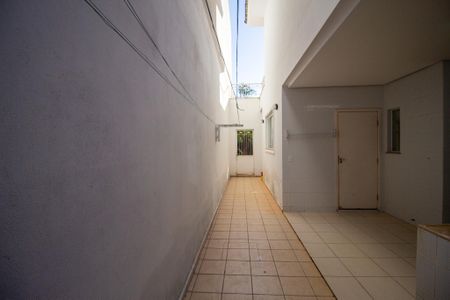 Casa de condomínio para alugar com 217m², 4 quartos e 4 vagas Casa de condomínio para alugar com 217m², 4 quartos e 4 vagasAcesso edícula