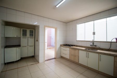 Casa de condomínio para alugar com 217m², 4 quartos e 4 vagas Casa de condomínio para alugar com 217m², 4 quartos e 4 vagasCozinha