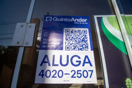 Casa de condomínio para alugar com 217m², 4 quartos e 4 vagas Casa de condomínio para alugar com 217m², 4 quartos e 4 vagasFachada