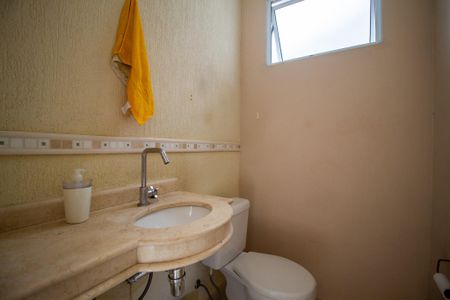 Casa de condomínio para alugar com 217m², 4 quartos e 4 vagas Casa de condomínio para alugar com 217m², 4 quartos e 4 vagasLavabo