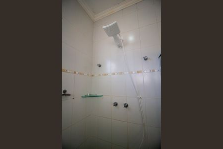 Banheiro da Suíte 2 de casa de condomínio para alugar com 4 quartos, 217m² em Chácaras Reunidas São Jorge, Sorocaba