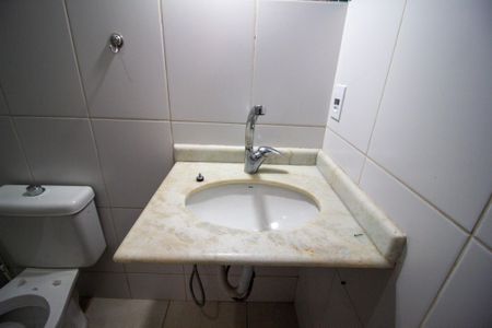 Casa de condomínio para alugar com 217m², 4 quartos e 4 vagas Casa de condomínio para alugar com 217m², 4 quartos e 4 vagasBanheiro da Suíte 1