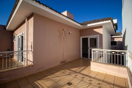 Casa de condomínio para alugar com 217m², 4 quartos e 4 vagas Casa de condomínio para alugar com 217m², 4 quartos e 4 vagasVaranda do Quarto