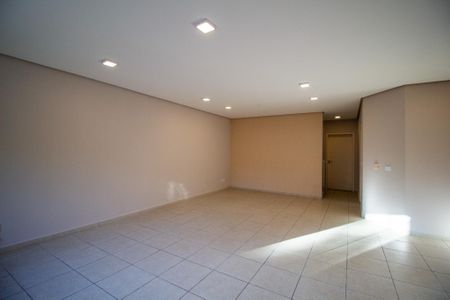 Sala  de casa de condomínio para alugar com 4 quartos, 217m² em Chácaras Reunidas São Jorge, Sorocaba