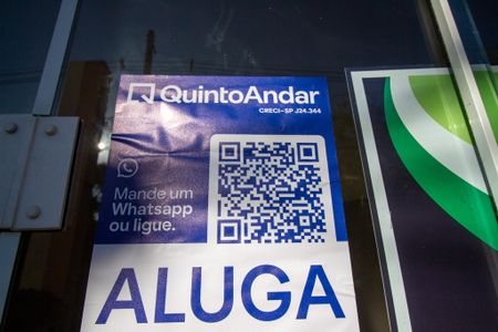 Casa de condomínio para alugar com 217m², 4 quartos e 4 vagas Casa de condomínio para alugar com 217m², 4 quartos e 4 vagasFachada
