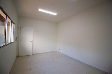 Casa de condomínio para alugar com 217m², 4 quartos e 4 vagas Casa de condomínio para alugar com 217m², 4 quartos e 4 vagasEdícula