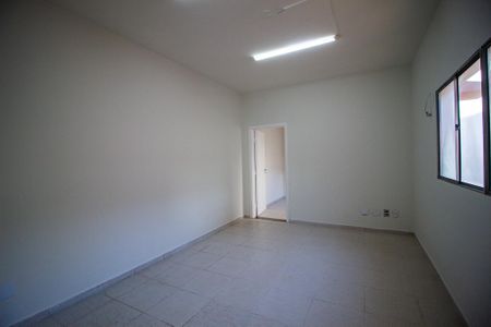Casa de condomínio para alugar com 217m², 4 quartos e 4 vagas Casa de condomínio para alugar com 217m², 4 quartos e 4 vagasEdícula