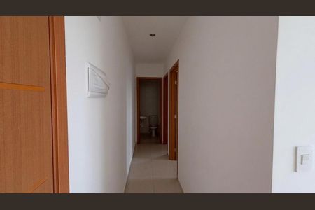 Corredor de apartamento para alugar com 2 quartos, 46m² em Parque Sao Vicente, São Vicente
