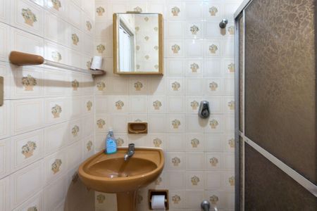 Apartamento para alugar com 70m², 2 quartos e 1 vaga Apartamento para alugar com 70m², 2 quartos e 1 vagaBanheiro social