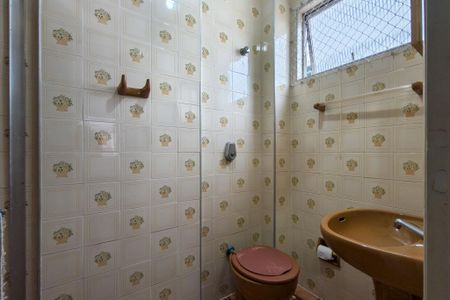 Apartamento para alugar com 70m², 2 quartos e 1 vaga Apartamento para alugar com 70m², 2 quartos e 1 vagaBanheiro da suíte