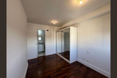 Suíte de apartamento para alugar com 2 quartos, 70m² em Empresarial 18 do Forte, Barueri